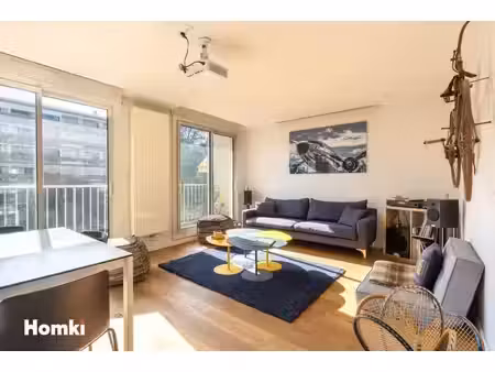 appartement t3 de 77 m² à lyon 69007  rue des trois pierres