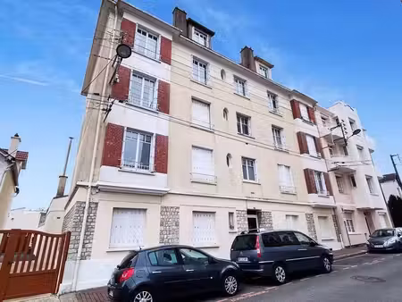 a louer - appartement de 2 pieces avec parking