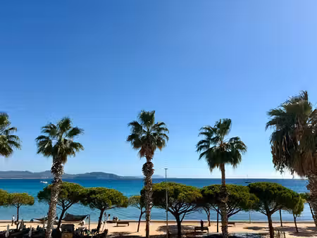 studio à louer en dernier étage avec vue mer à la ciotat - exclusivité nestenn