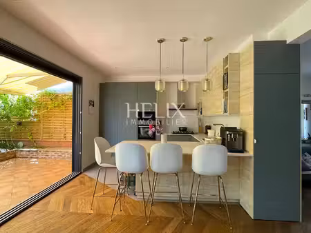 en exclusivité maison à louer à nanterre 9 pièce(s) 190 m2 avec dépendances double garage 