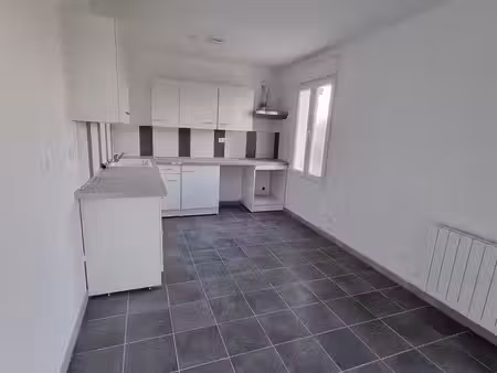 appartement f4 à louer - 4 pièces - 84 38 m2 - montdidier - 80 - picardie