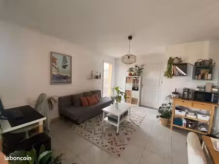 appartement t2 42 m² + terrasse 11 m² – 2 parkings – saint mitre  aix-en-provence