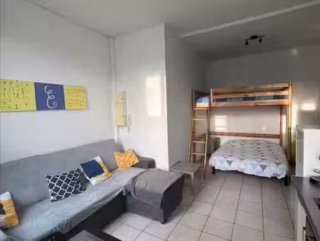 studio 1 pièce 27 m²
