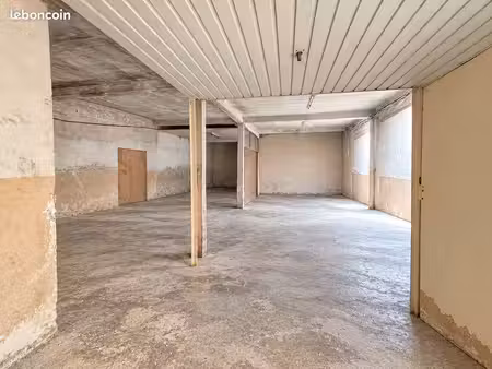 parking/box 110 m² marseille