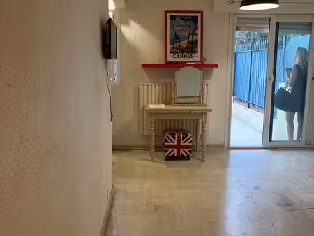 studio 21 m² avec terrasse 21 m² – cannes  quartier piscine des oliviers
