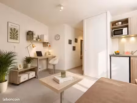 studio 1 pièce 18 m²