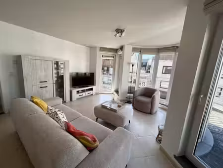 stijlvol 2 slaapkamer appartement met zeezicht  te huur i...