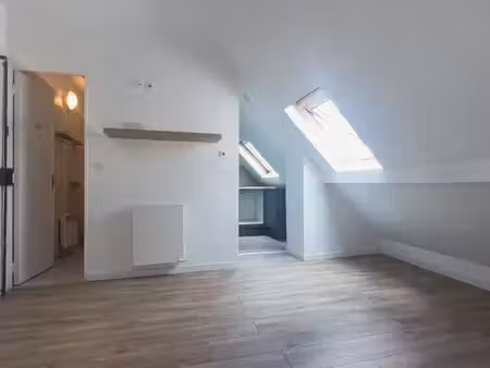 appartement lumineux de 22 15 m²  dont 14 48 m² en superficie carrez  au calme sur cour  c