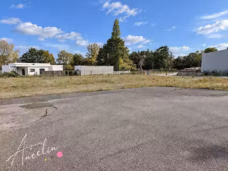 terrain de 920 m2 en secteur économique
