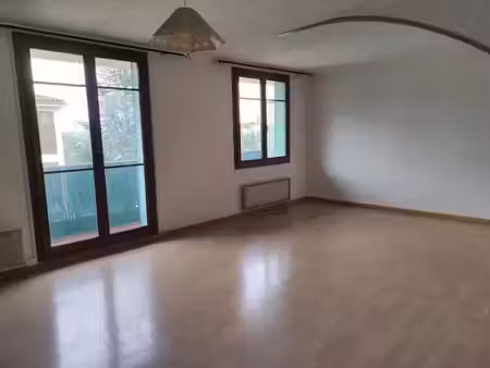 location appartement 3 pièces 68.89 m² à manosque (04100)  610 €
