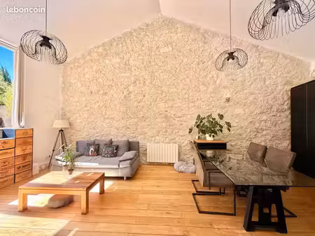 bâtisse en pierre du xixème siècle – rénovation contemporaine d’exception