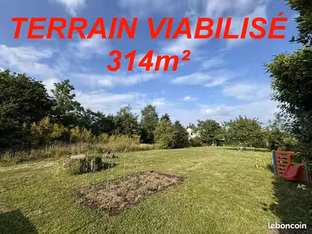 terrain constructible entièrement viabilisé (en second rideau)