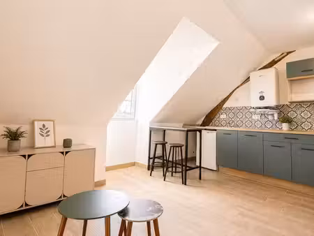 studio rénové et climatisé - partiellement meublé - blois
