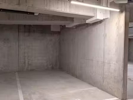 parking residence neuve au pied du transilien  15 min de st lazare