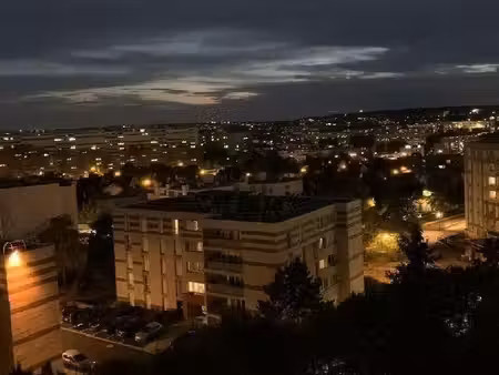 rare : deux pièces  vue exceptionnelle sur paris
