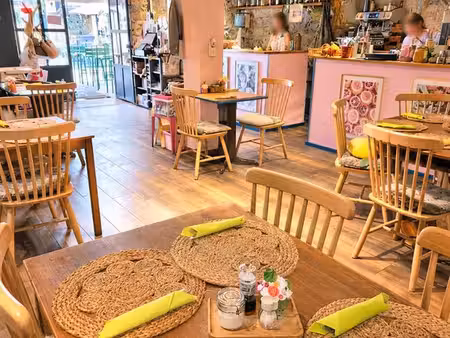 a vendre - fond de commerce restaurant brunhc – place de la fontaine à la napoule (06)