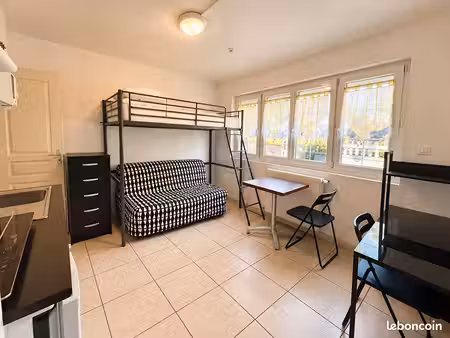 appartement 1 pièce 14 m²