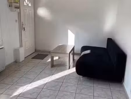 beau t2 meublé 40m² bien isolé quartier tranquille
