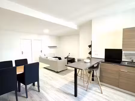 ? joli appartement t3 70m2 neuf meublé équipé avec extérieur (collectif) et grande remise