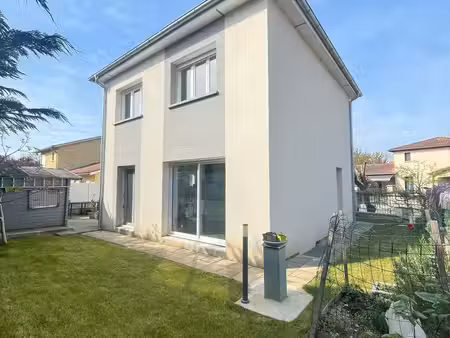 saint-priest marendiers  maison contemporaine 2016  140 m²  5 chambres avec jardin
