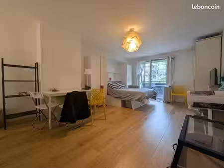 studio 1 pièce 42 m²