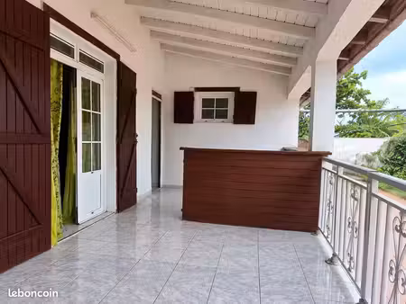 maison t3 meublée – 82 m² – 800 charges comprises – marie-galante