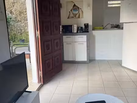 f2 meublé avec terrasse