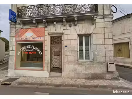 segonzac – local commercial de 42 m² avec double vitrine