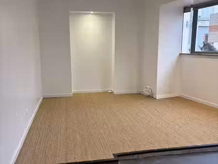 local commercial 23 m² à vendre – la rochelle – proche vieux-port