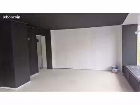 location local commercial