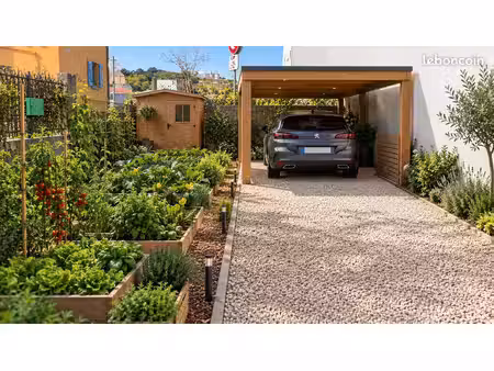 terrain / stationnement