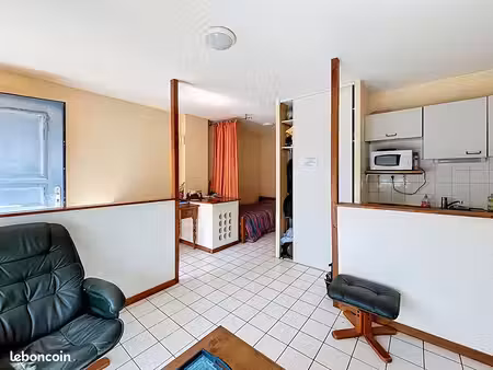 studio 1 pièce 26 m²