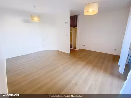 studio 1 pièce 29 m²