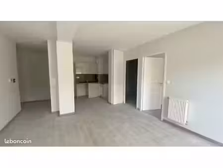 a louer : appartement 2 pièces de 51m² + 1 place de parking centre orléans-coligny 643 + 6