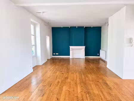 appartement plein centre-ville avec vue dégagée et lumineux de 92m² au dernier étage