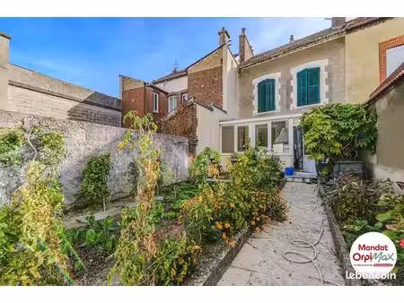 maison de ville 3 pièces 104 m²