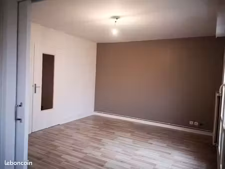 f1 rénové 32 m² – villers-lès-nancy  sainte-thérèse – parking + cave