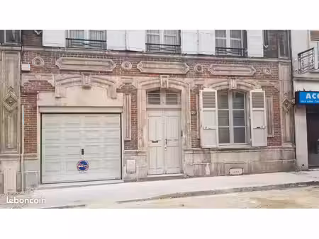 local professionnel 55 m²