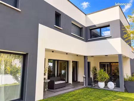 maison contemporaine 176 m² - pièce de vie 86 m² - 5 chambres - 2 sdb - terrain 490m²