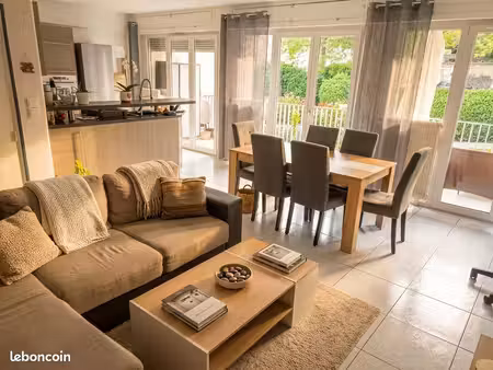 appartement f3 lumineux 71 m²  grand balcon  cave et ascenseur – nancy scarpone