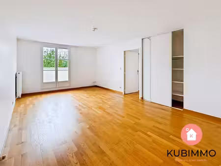 appartement 3 pièces de 61 09 m² situé en plein centre-ville