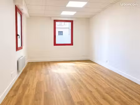 local professionnel 23 m² à louer - centre-ville de luzarches