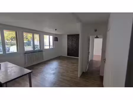 agréable t3 en rez-de-chaussée