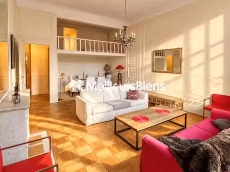 paris 8ème - à vendre - grand 3 pièces de 85 m² avec parking
