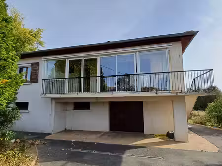 bas en basset- maison lumineuse avec sous-sol complet  terra