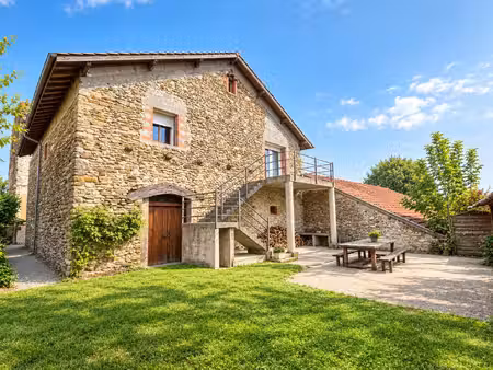 labastide-villefranche – maison atypique de 316 m² : un beau
