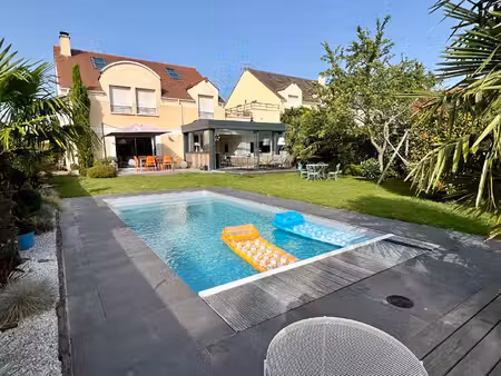maison spacieuse 8 pièces à vendre à villepreux - réf 9166