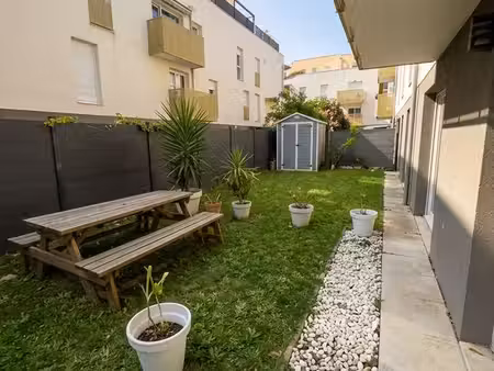 3 pièces meublé de 65 m² avec jardin  terrasse et parking — proche t2