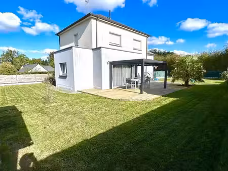 maison de 105 m² – 4 chambres – terrain de 582 m² – saint-pierre-la-cour