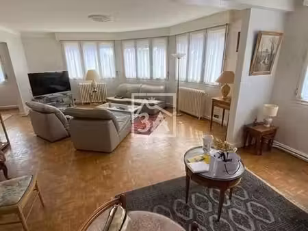 immeuble 14 pièces 311 m²